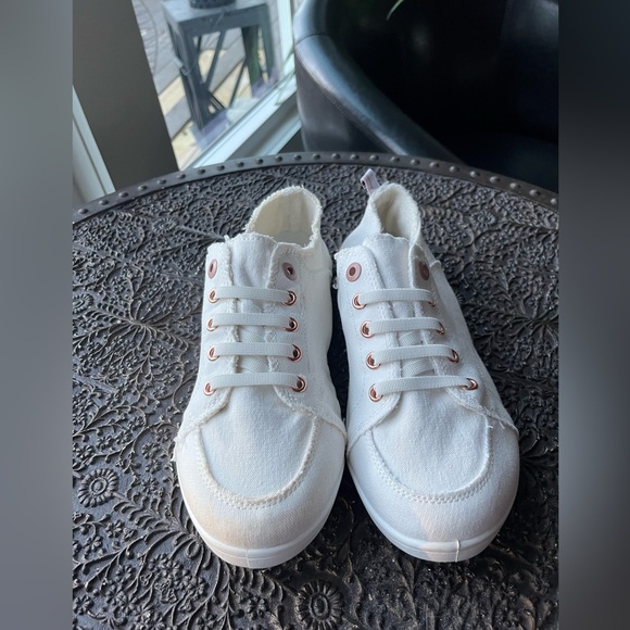 ✨VIONIC BEACH PISMO CASUAL SNEAKERS CREAM CANVAS 9 W WIDE - Picture 10 of 11